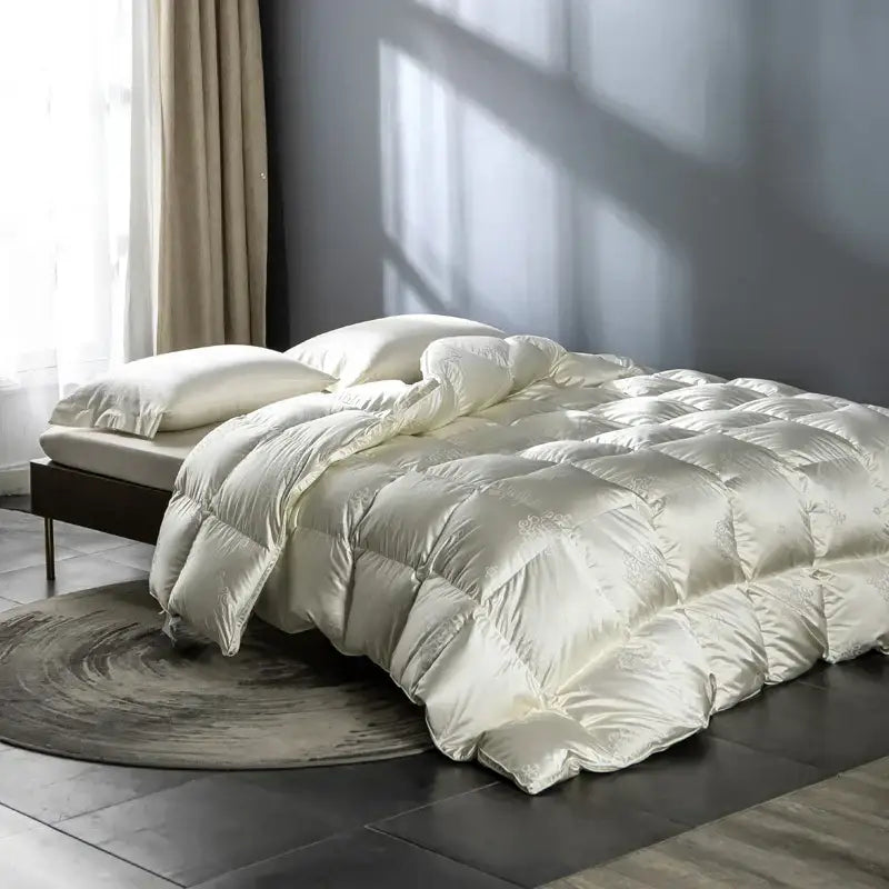 DecorBites™ Luxe Goose/Duck Down Quilt: Fluffy Cozy Warmth, Queen King Size