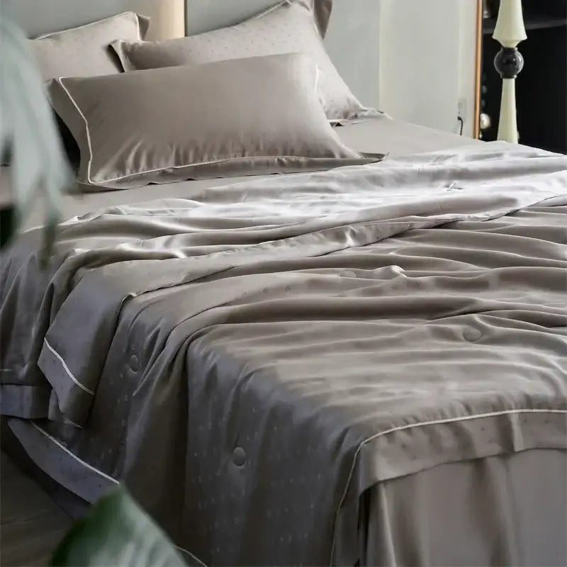 DecorBites™ Luxe Lyocell Jacquard Summer Blanket with Mulberry Silk Fill Comforter