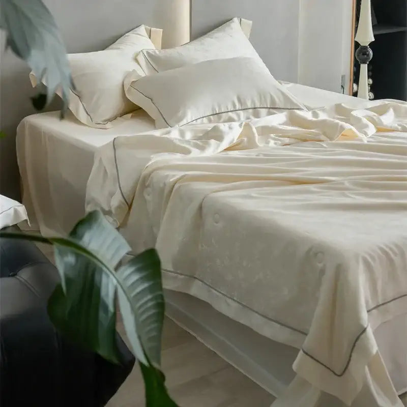 DecorBites™ Luxe Lyocell Jacquard Summer Blanket with Mulberry Silk Fill Comforter