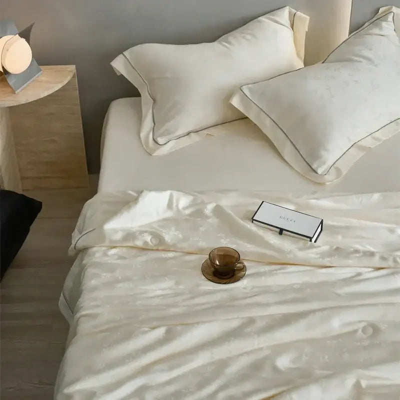 DecorBites™ Luxe Lyocell Jacquard Summer Blanket with Mulberry Silk Fill Comforter