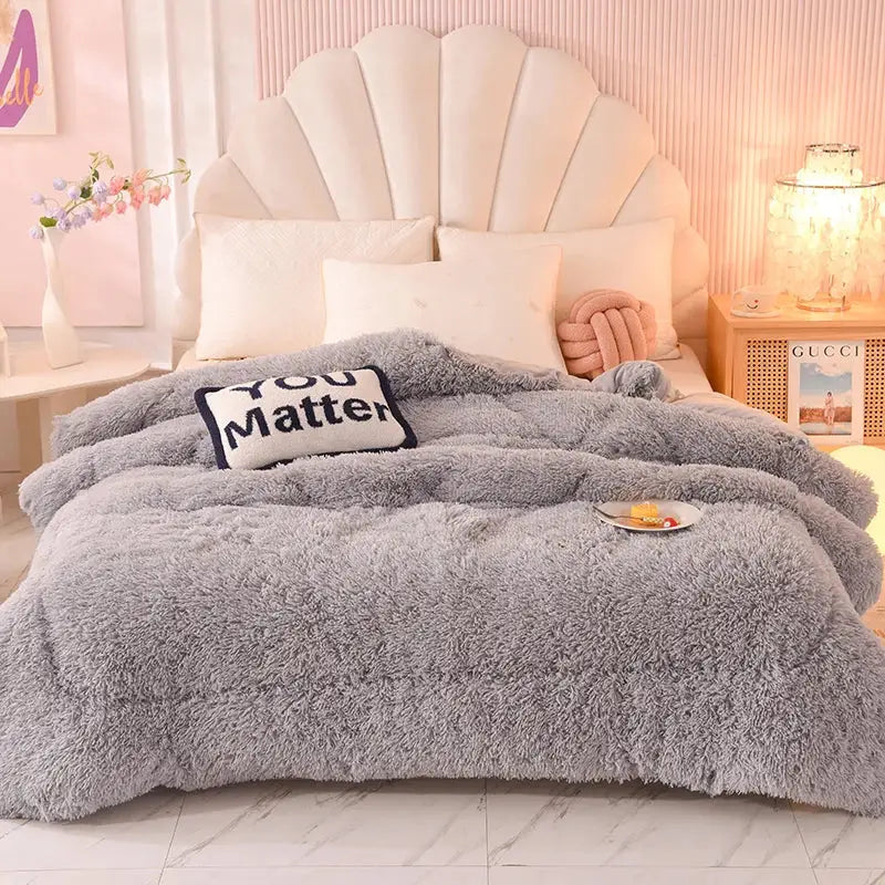 DecorBites™ Luxe Mink Fleece Flannel Patchwork Quilt: Soft, Warm, & Cozy Gradient Bedclothes