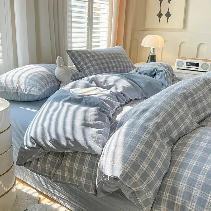 DecorBites™ Luxurious 2024 Grid Lattice Bedding Set