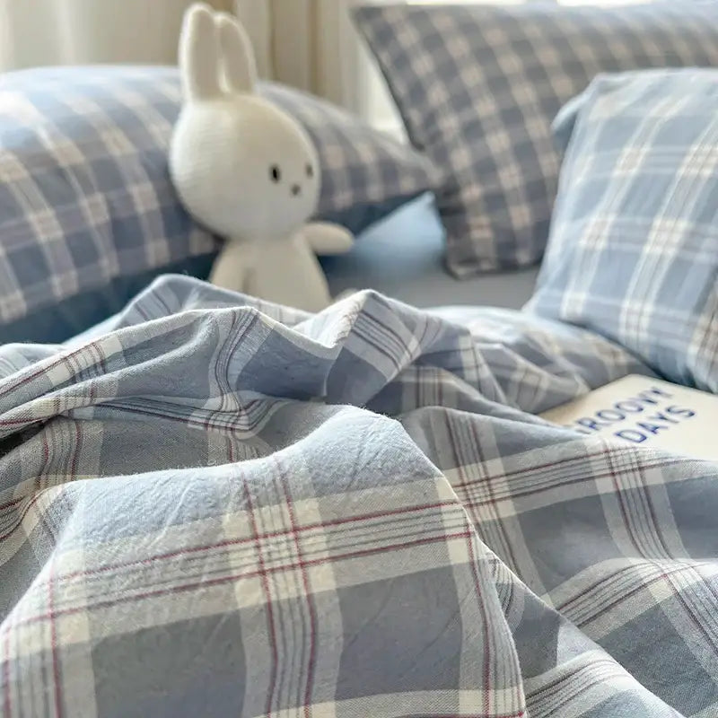DecorBites™ Luxurious 2024 Grid Lattice Bedding Set