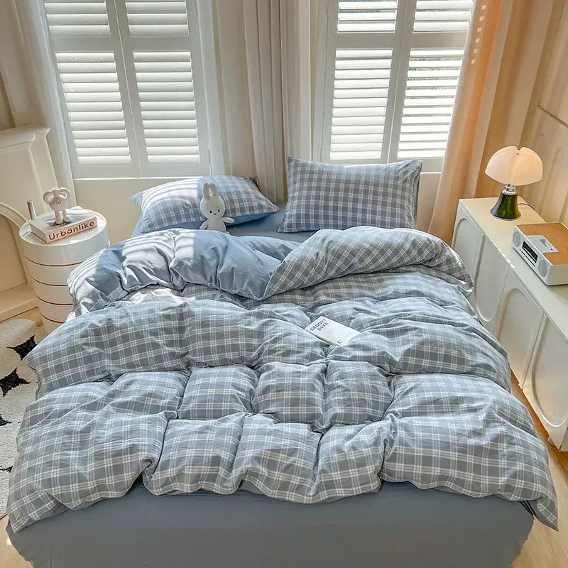 DecorBites™ Luxurious 2024 Grid Lattice Bedding Set