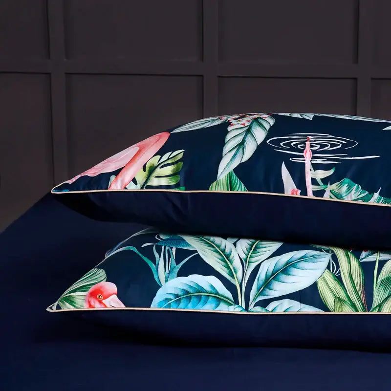 DecorBites™ Luxury Flamingo Leaf Bedding Set - Queen or King Size