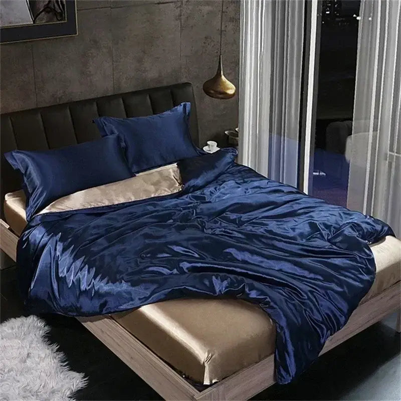 طقم شراشف سرير من حرير التوت الفاخر بحجم كوين من DecorBites™