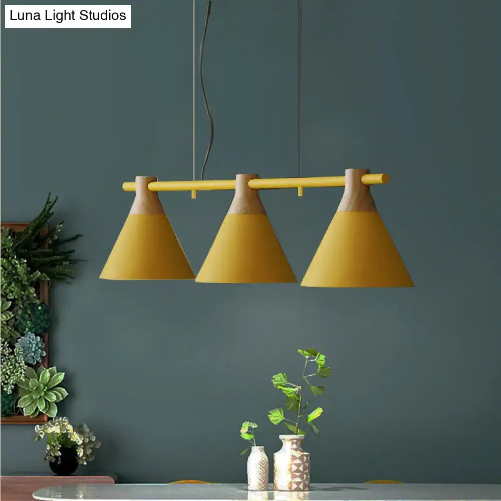 مصباح التعليق المعدني على شكل ماكارون من DecorBites™ للمطاعم بثلاثة مصابيح مخروطية