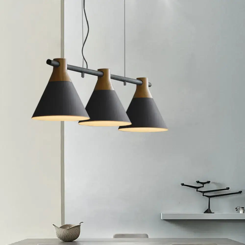مصباح التعليق المعدني على شكل ماكارون من DecorBites™ للمطاعم بثلاثة مصابيح مخروطية