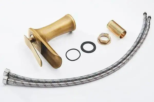 DecorBites™ Mai - Single Handle Gold Bathroom Faucet