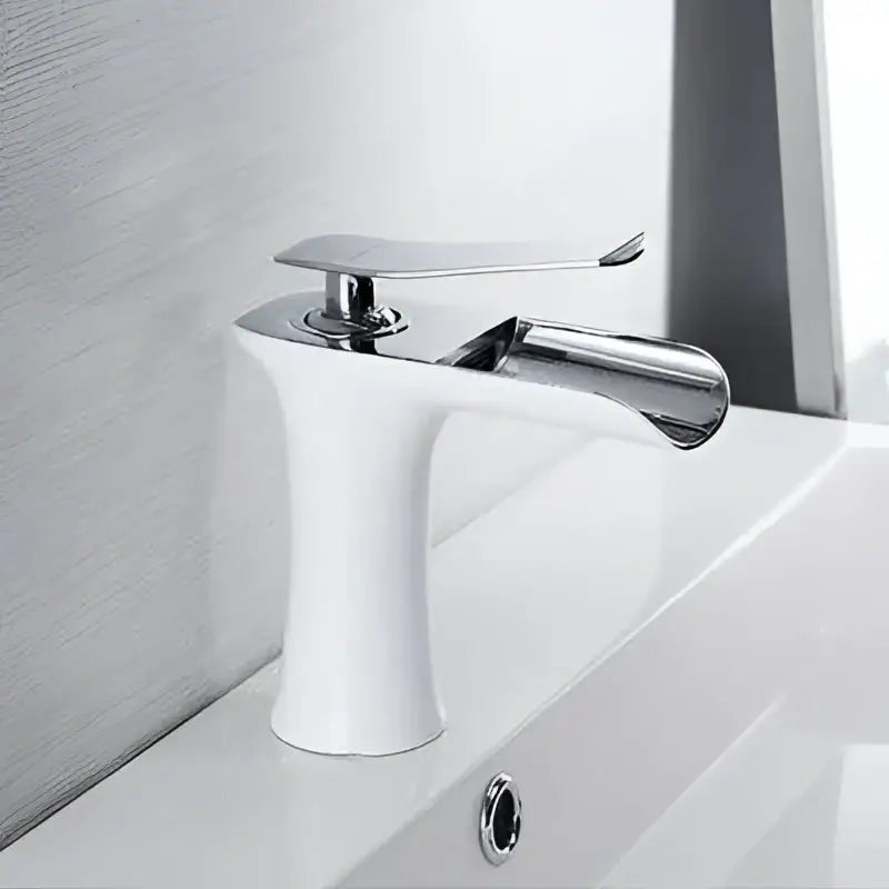 DecorBites™ Mai - Single Handle Gold Bathroom Faucet