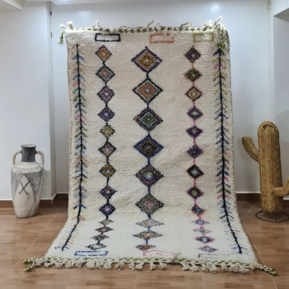 سجادة أزلال مغربية يدوية الصنع من DecorBites™ مقاس 2.5 م × 1.5 م
