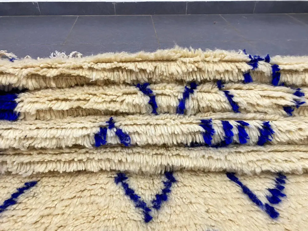 DecorBites™ Moroccan Handmade Azilal Rug 2.5m x 1.5m