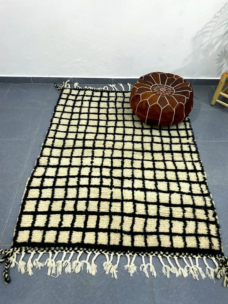 DecorBites™ Moroccan Handmade Beni Ouarain Black & White Rug 1.5m x 1m