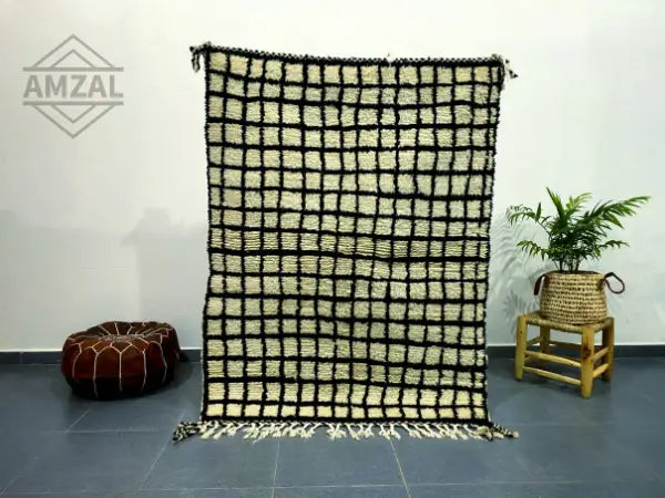 DecorBites™ Moroccan Handmade Beni Ouarain Black & White Rug 1.5m x 1m