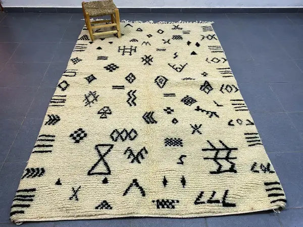 DecorBites™ Moroccan Handmade Beni Ouarain Carpet 2.5m x 1.5m