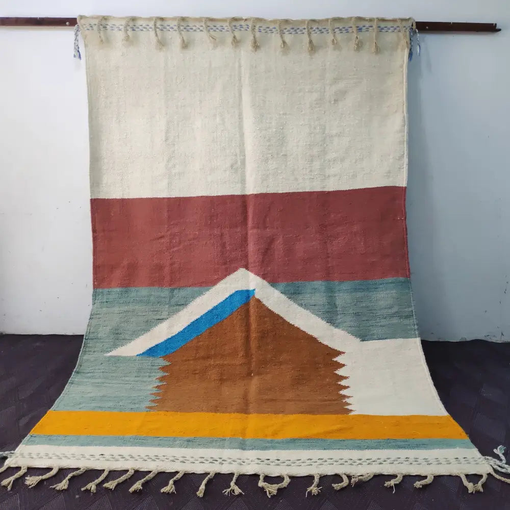 سجادة حنبل مغربية مصنوعة يدوياً حسب الطلب من DecorBites™