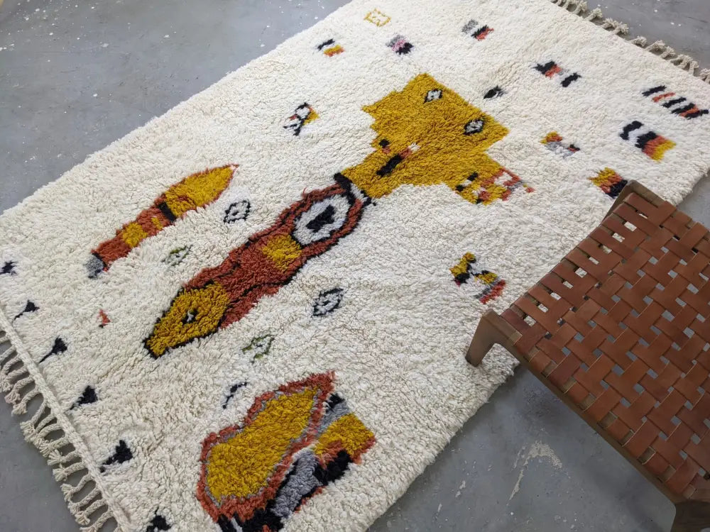 سجادة أزلال مغربية تقليدية مصنوعة يدويًا من DecorBites™ مقاس 242 × 154 سم