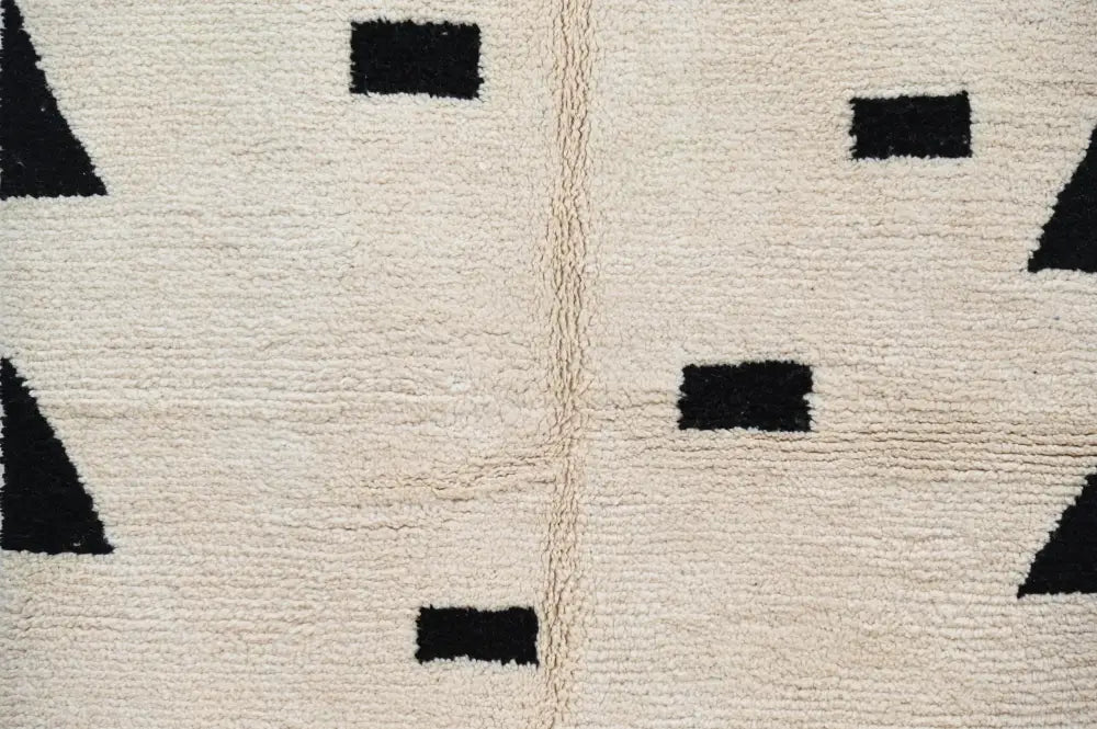 DecorBites™ Moroccan Handmade Traditional Azilal Rug 224 X 152 Cm