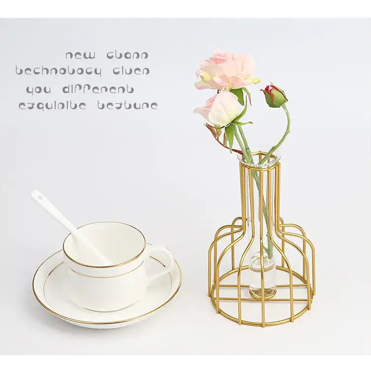 DecorBites™ Nordic Iron Golden Hydroponic Vase with Dried Flowers