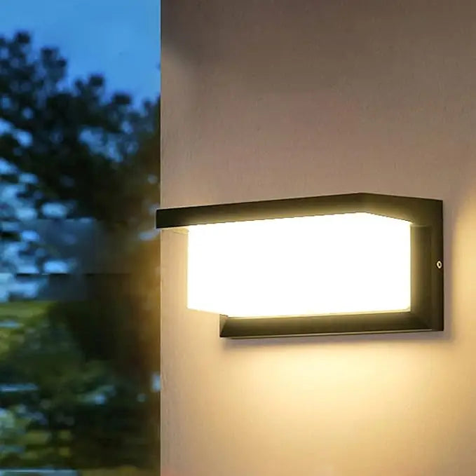 مصباح الشرفة الخارجي DecorBites™ LED يعمل بالحركة