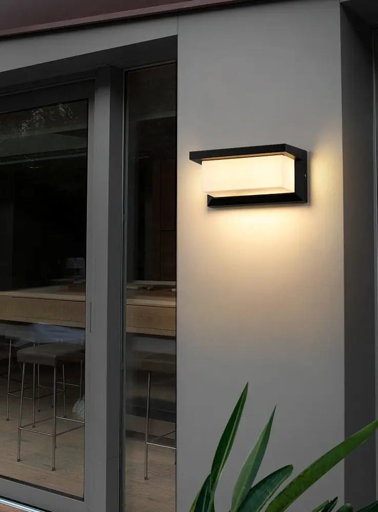 مصباح الشرفة الخارجي DecorBites™ LED يعمل بالحركة