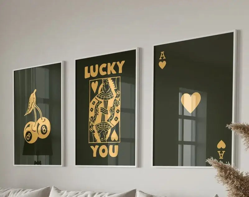 DecorBites™ Retro Queen of Hearts Wall Art Set