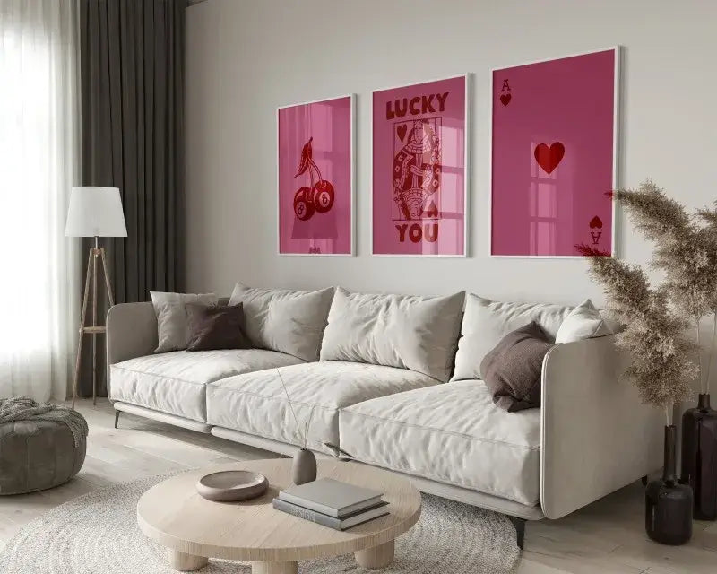 DecorBites™ Retro Wall Art Set: Queen of Hearts Aesthetic