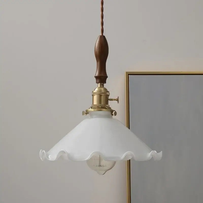 أضواء قلادة LED زجاجية بيضاء DecorBites™ مع تفاصيل خشب الجوز