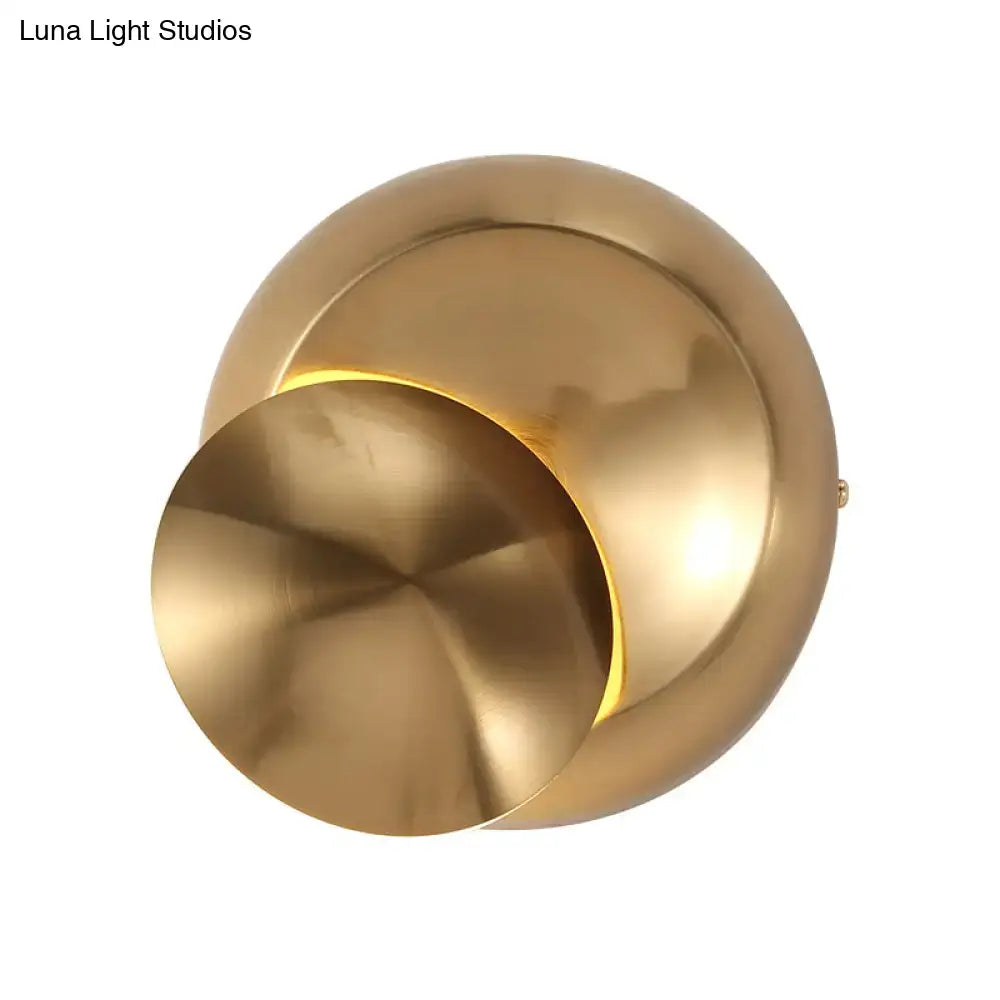 Minimalist black & white circular led wall lamp for stairway