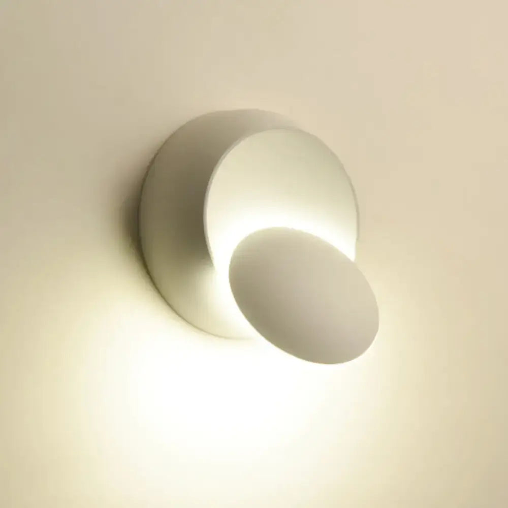 Minimalist black & white circular led wall lamp for stairway