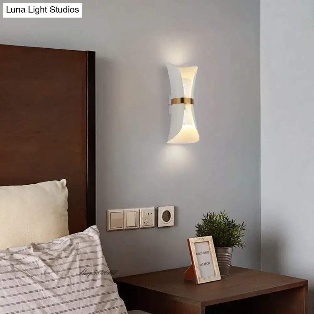 Modern black & gold curved wall lamp for bedroom