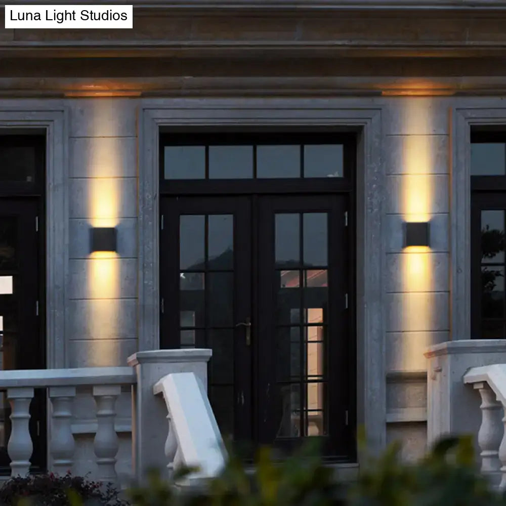 Modern black metal shade wall light garden outdoor sconce