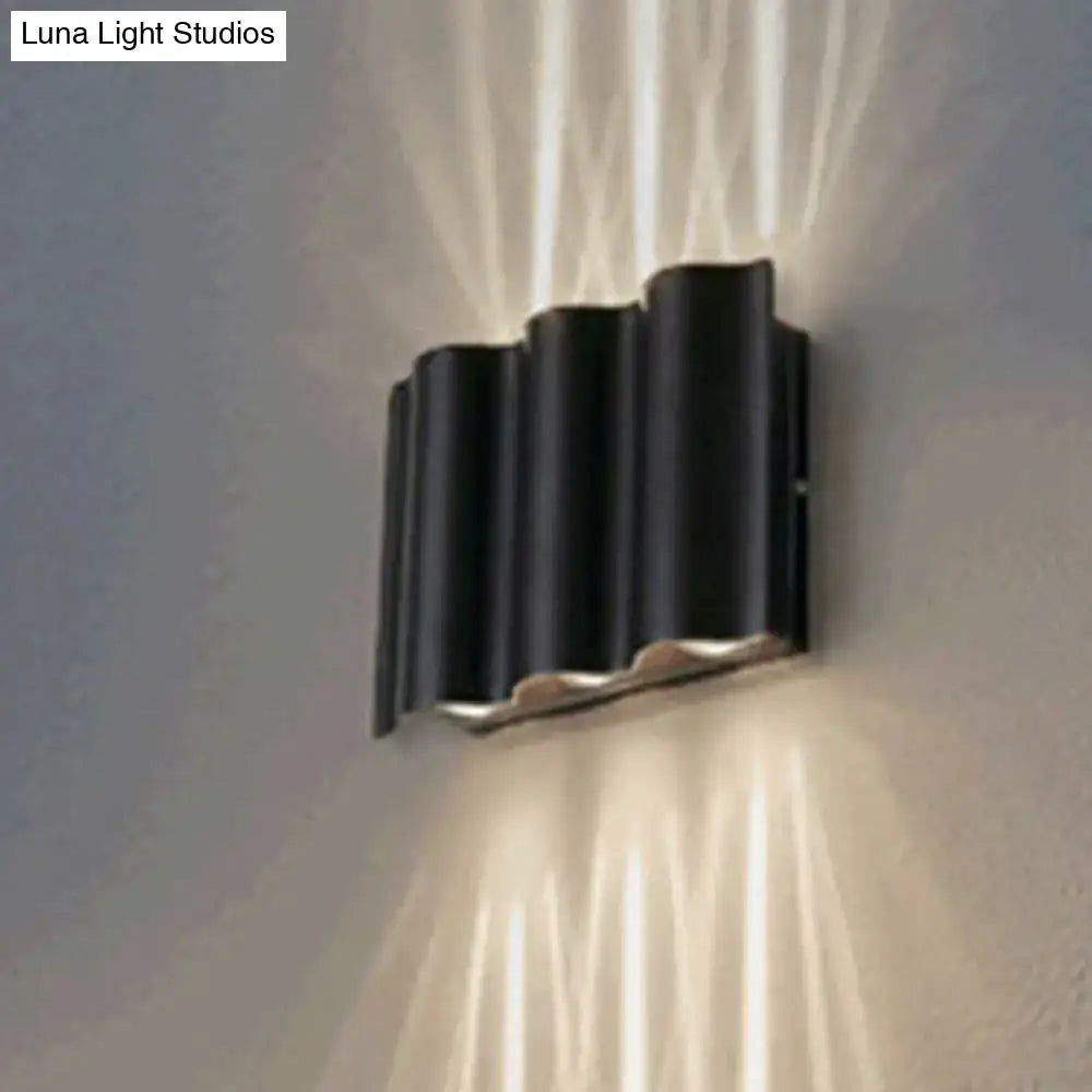 Modern black wavy metal shade wall light – patio warm white light
