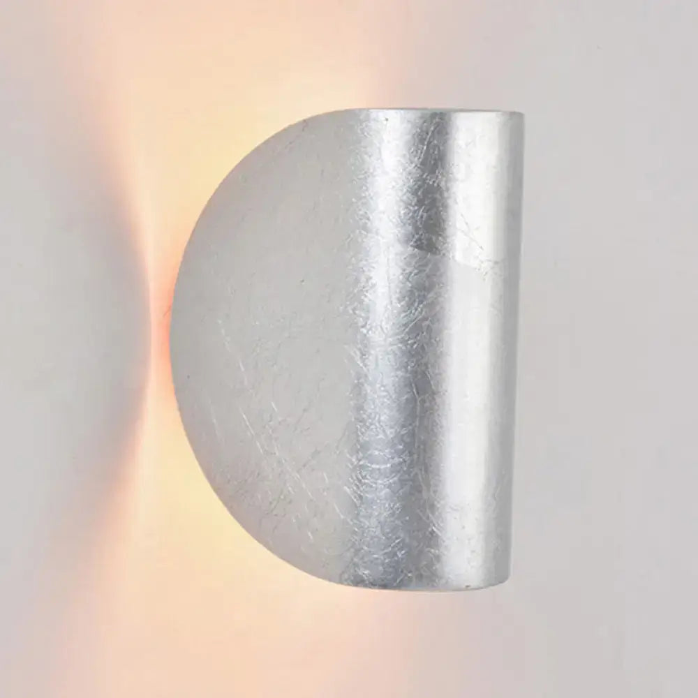 Modern curved gold wall sconce light – bedroom ambient lighting