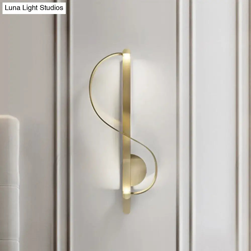 Modern gold s-shape wall lighting fixture for living room corner