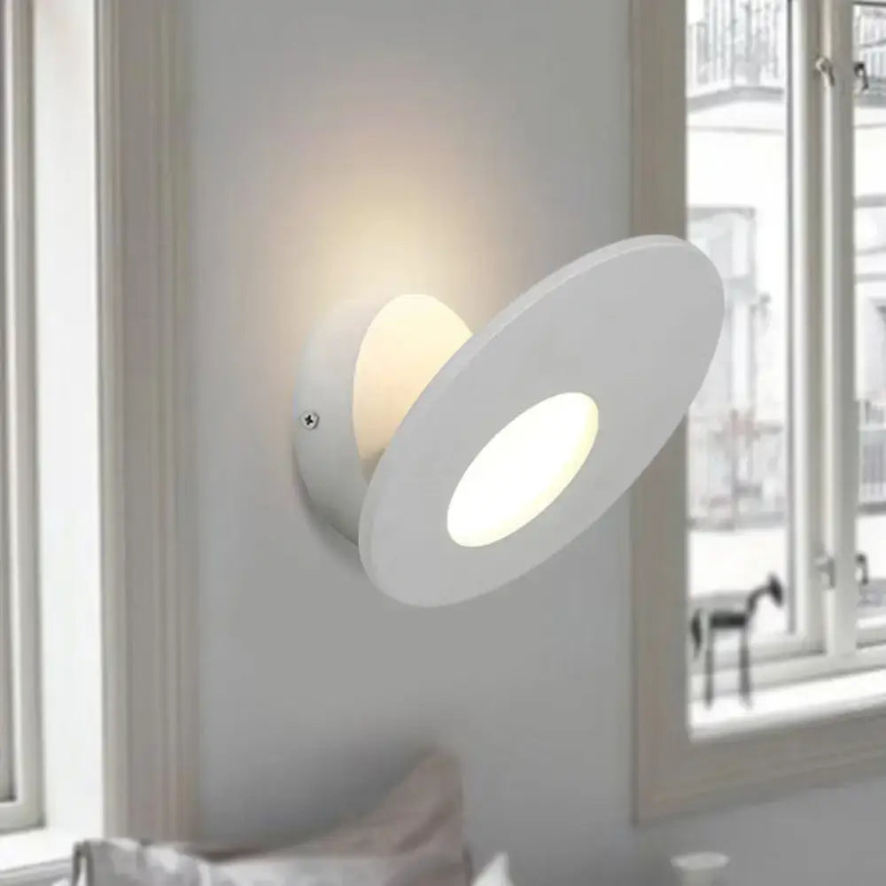 Modern round acrylic integrated led wall lamp bedroom black & white