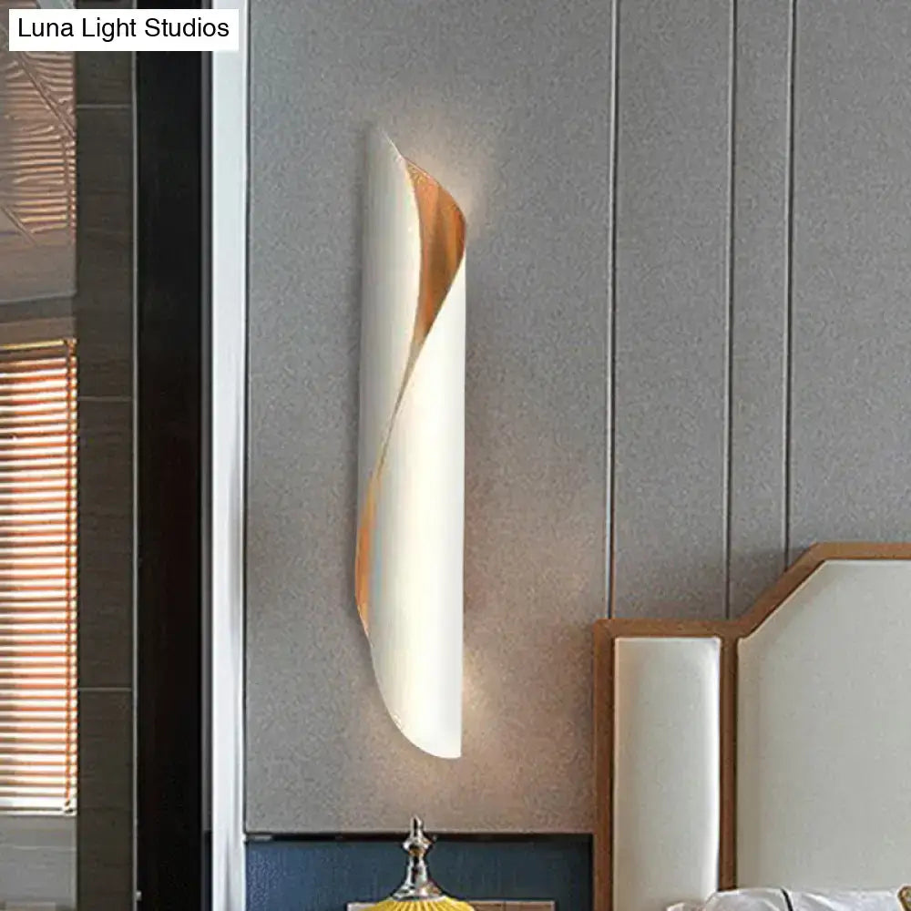 Modern twisted black & white wall lamp – bedroom 110v-120v sconce