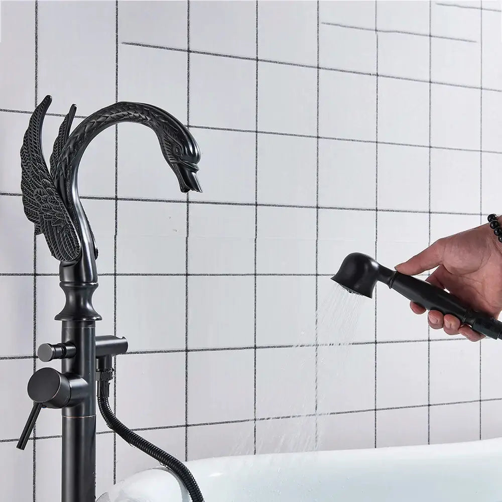 صنبور حوض استحمام ذهبي بتصميم بجعة مزخرف مع خرطوم دش للحمام