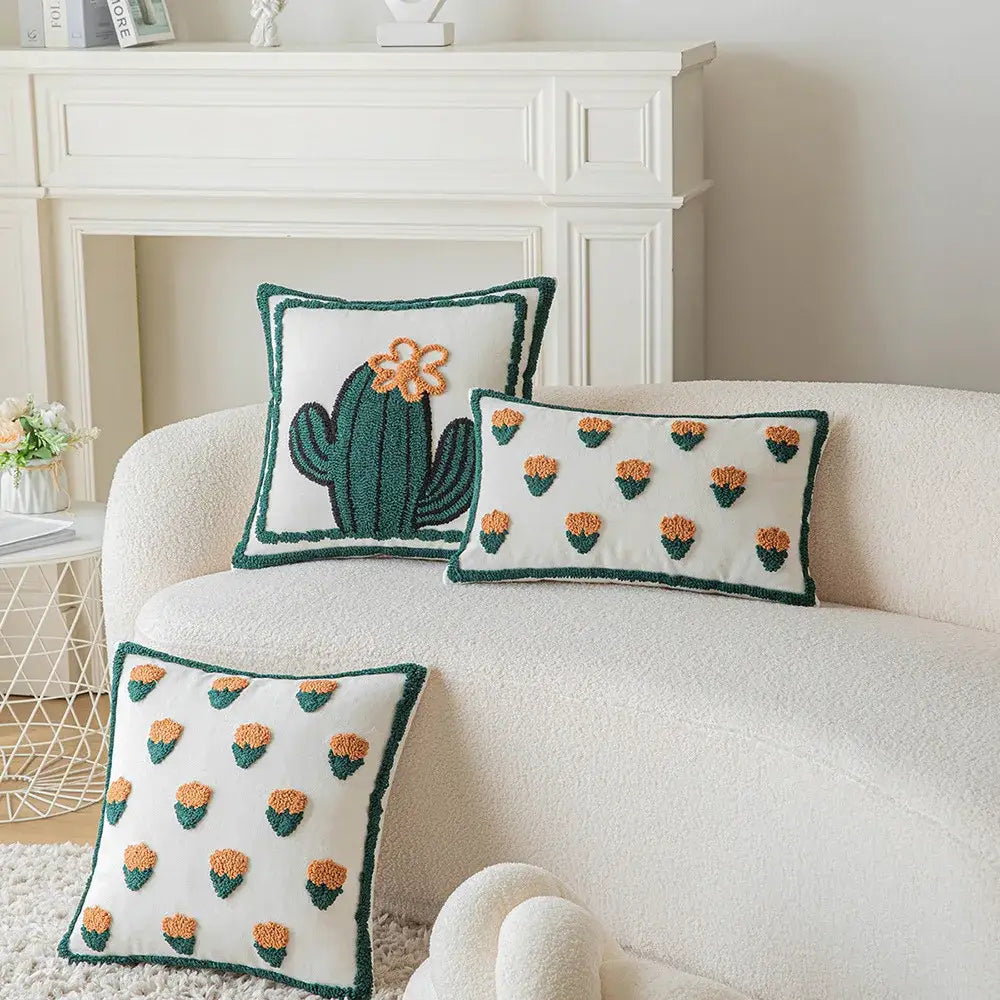 Housse de coussin décorative brodée de cactus blancs et oranges pour le salon