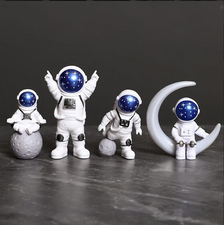 1pc Resin Astronaut Figure Statue Figurine