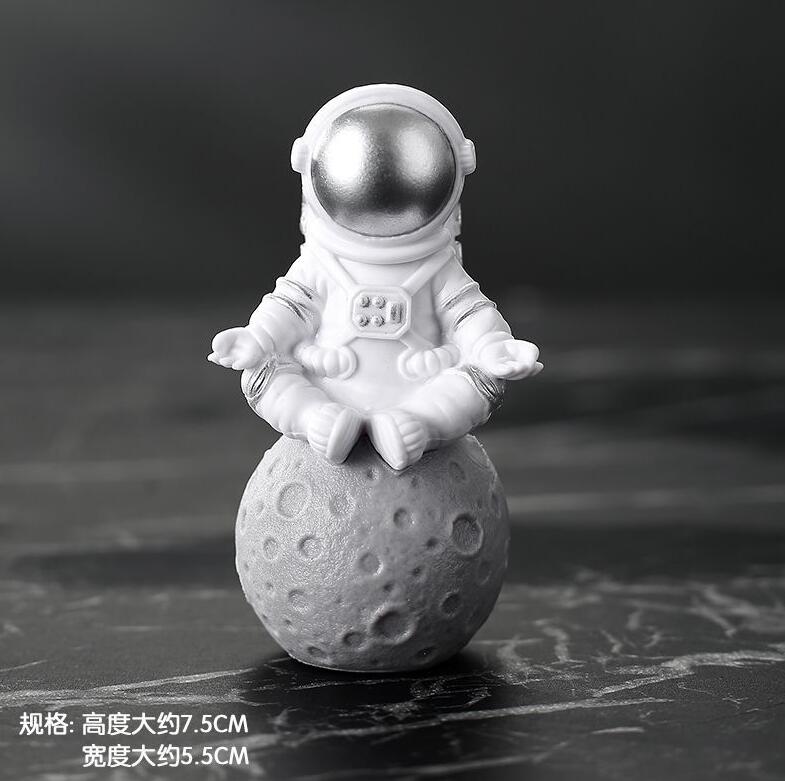 1pc Resin Astronaut Figure Statue Figurine